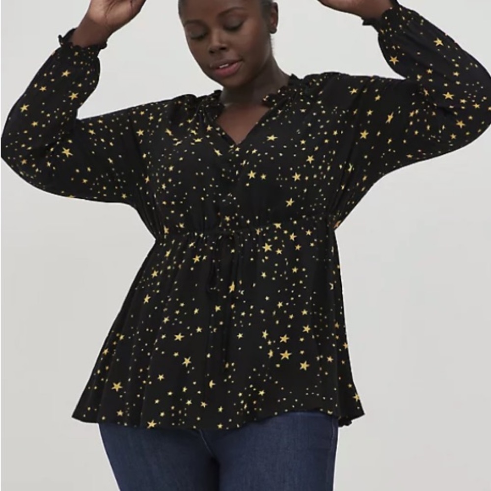 TORRID NWT STARS RAYON CREPE TIE WAIST PEASANT TOP